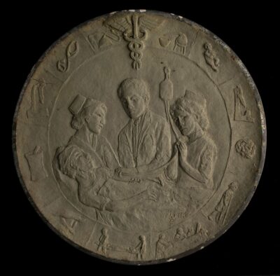 Round plaque in brown with three medical and one patient in the center, surrounded by symbols of the medical field.